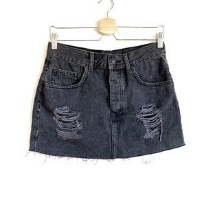 FOREVER 21 | BLACK DISTRESS MINI DENIM SKIRT